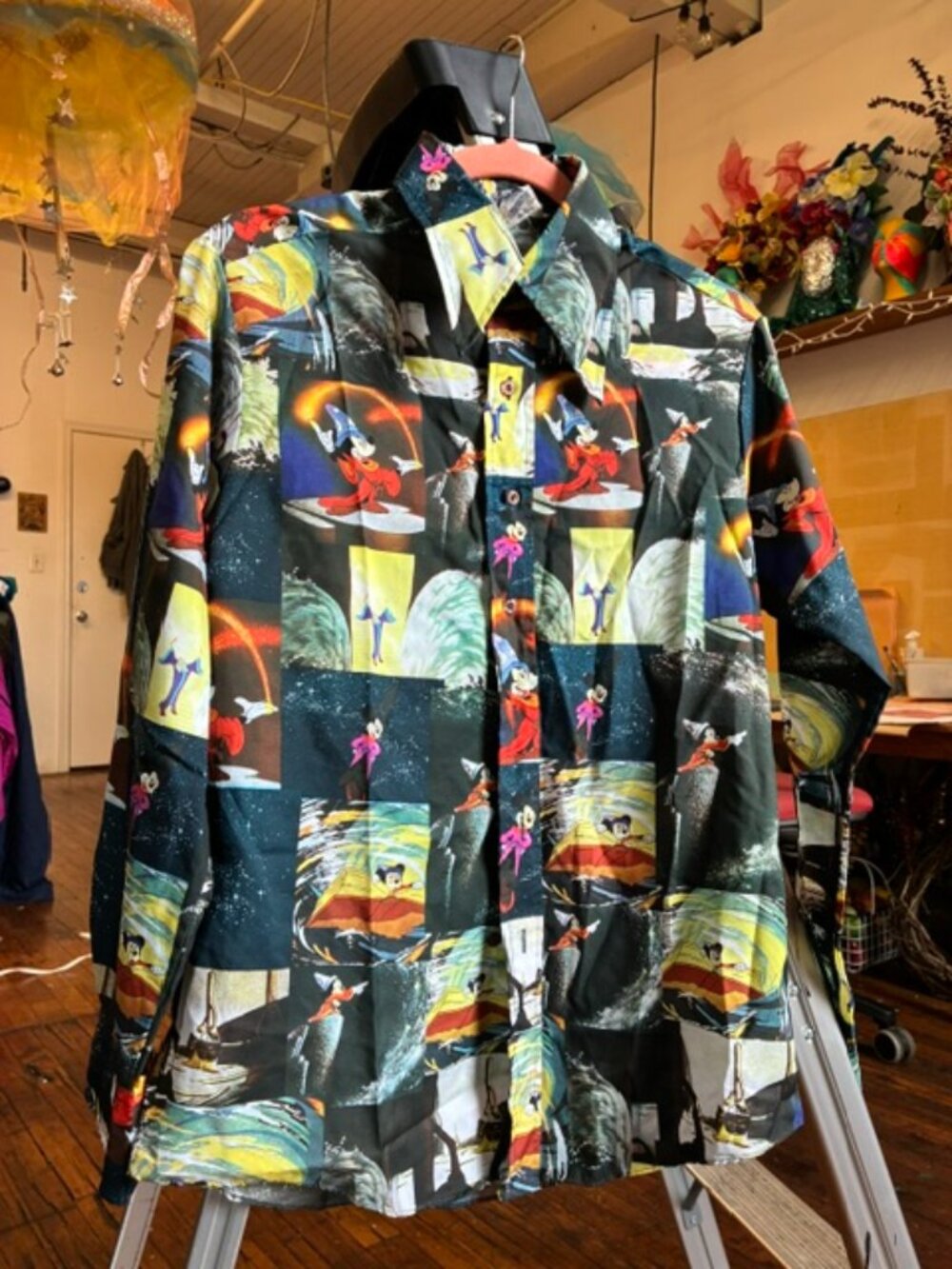 Vintage Mickey Disney Button Up Medium